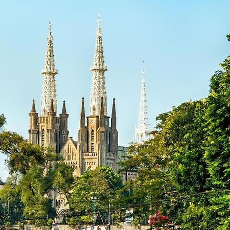 Swiss-Belhotel Mangga Besar Giacarta Esterno foto