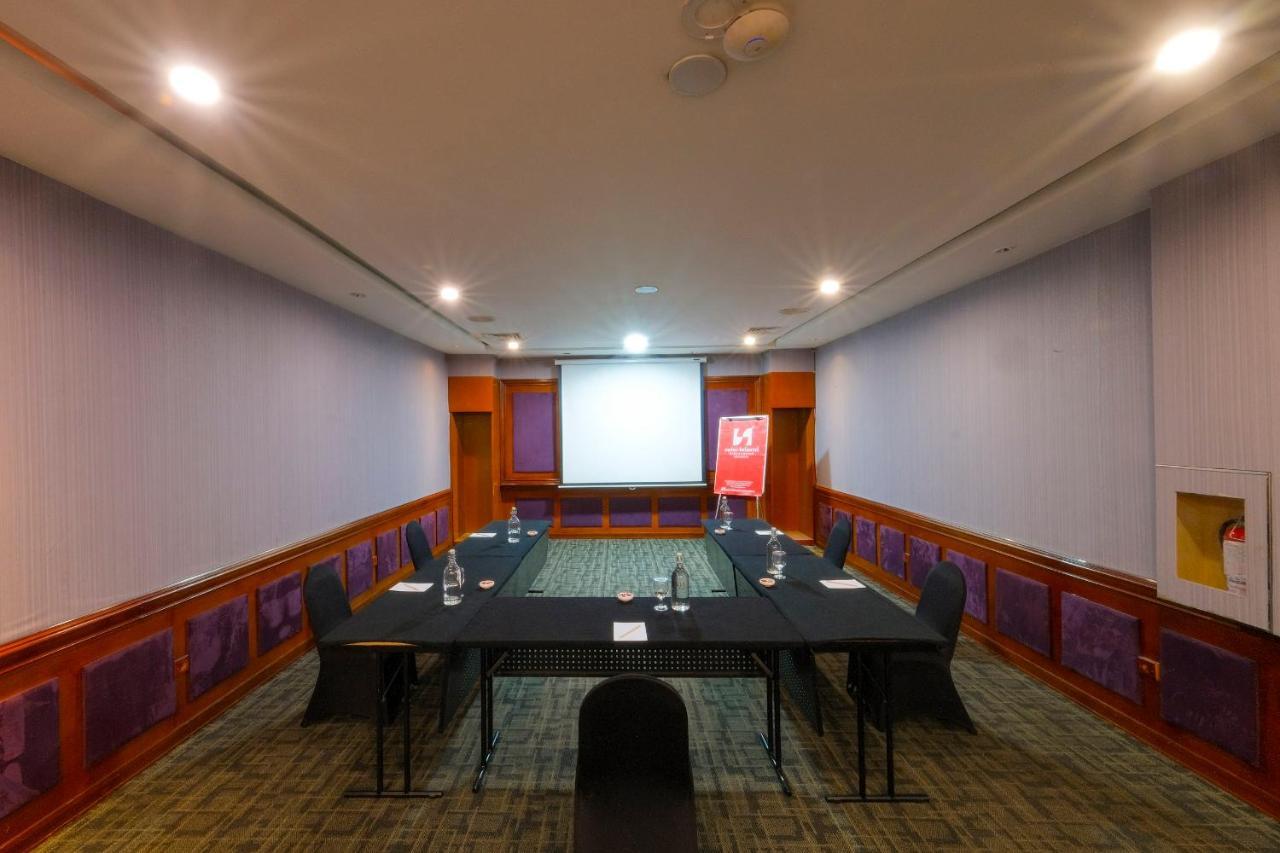 Swiss-Belhotel Mangga Besar Giacarta Esterno foto