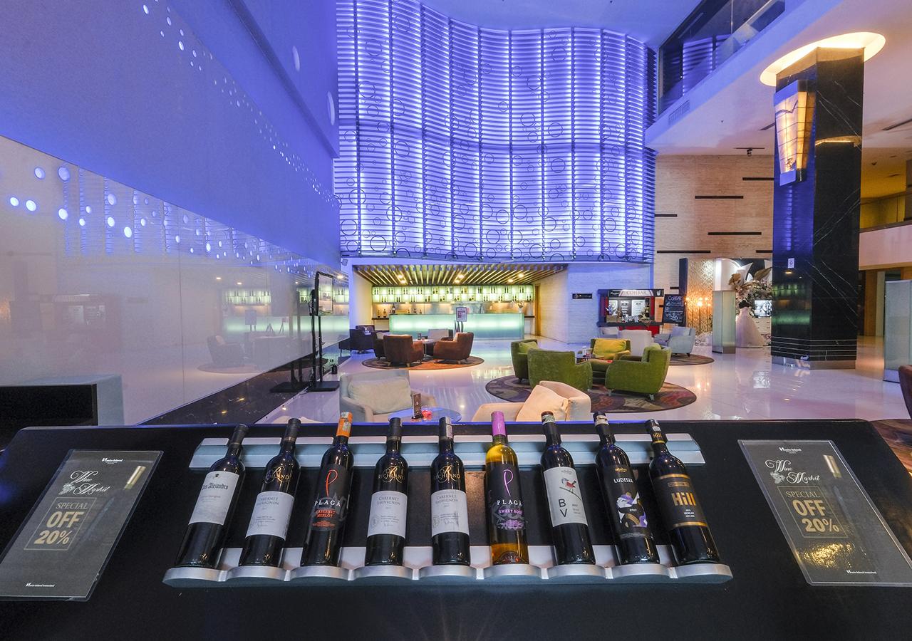 Swiss-Belhotel Mangga Besar Giacarta Esterno foto