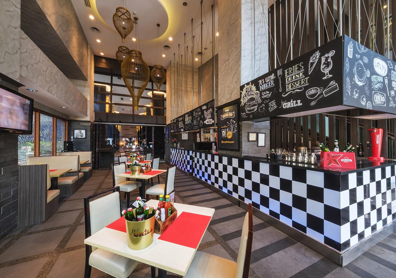Swiss-Belhotel Mangga Besar Giacarta Esterno foto