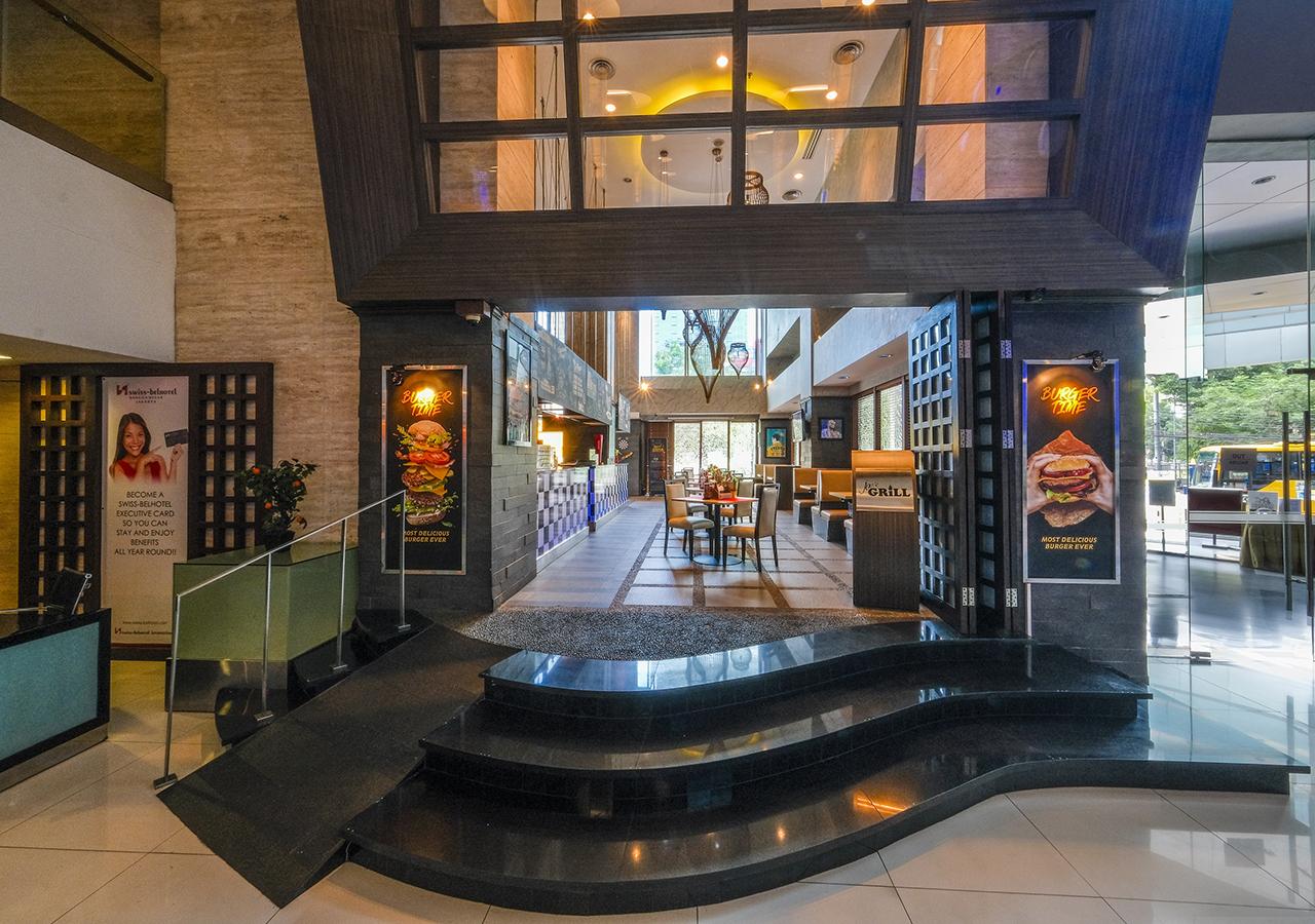 Swiss-Belhotel Mangga Besar Giacarta Esterno foto