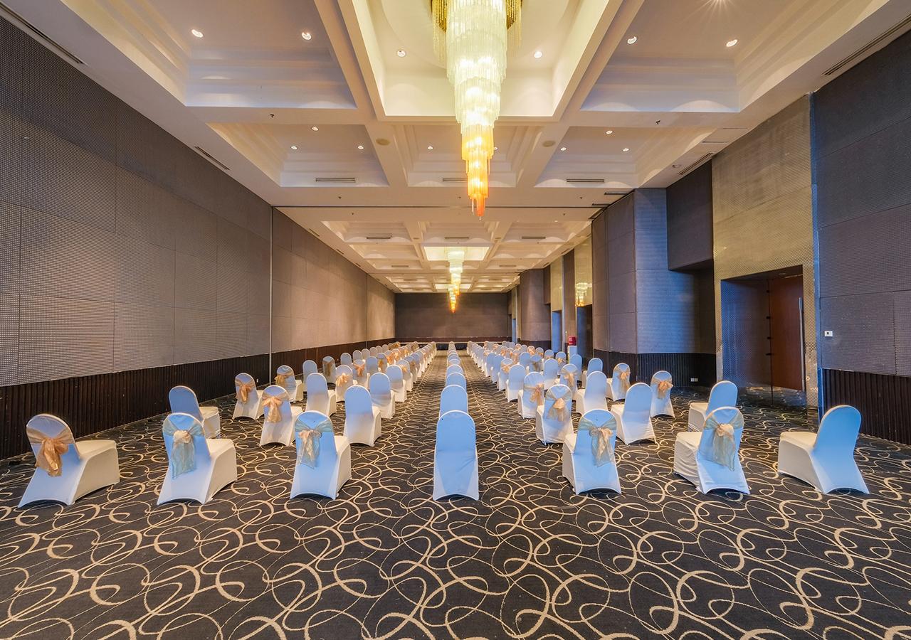 Swiss-Belhotel Mangga Besar Giacarta Esterno foto