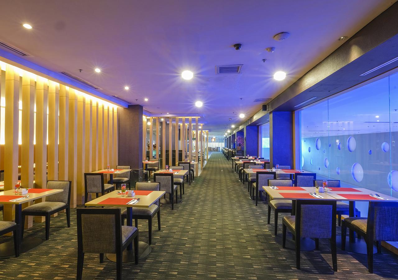 Swiss-Belhotel Mangga Besar Giacarta Esterno foto