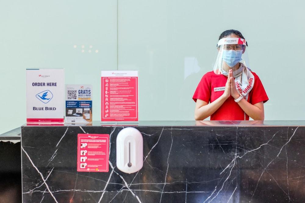 Swiss-Belhotel Mangga Besar Giacarta Esterno foto