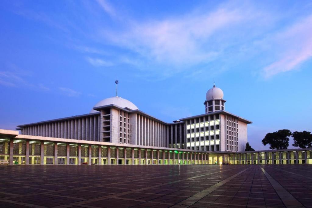 Swiss-Belhotel Mangga Besar Giacarta Esterno foto