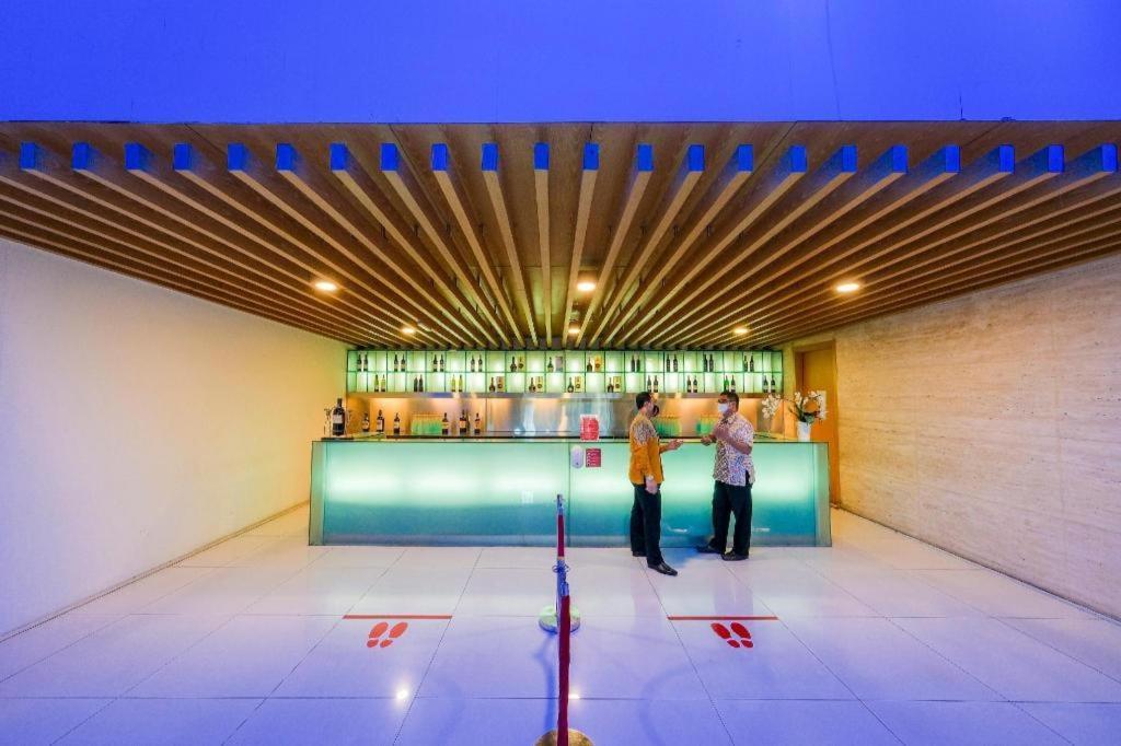 Swiss-Belhotel Mangga Besar Giacarta Esterno foto