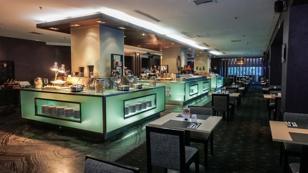 Swiss-Belhotel Mangga Besar Giacarta Esterno foto